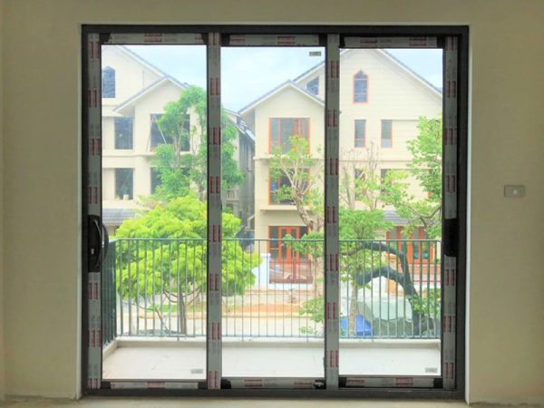 cửa đi mở trượt nhôm xingfa nhập khẩu