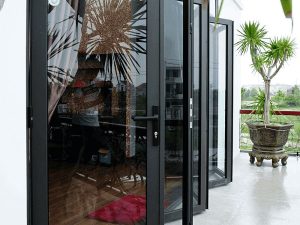 cửa xếp trượt nhôm xingfa nhập khẩu